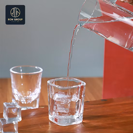 Venda por atacado copo de cola de vidro de suco de água de chá transparente copo de cerveja criativa caneca de vidro de vinho